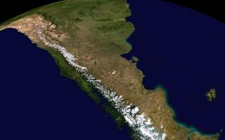 Andesfjellene: den lengste fjellkjeden i verden Hva er lengre enn Andesfjellene eller Cordillera?